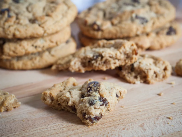 Oatmeal Raisin Cookies